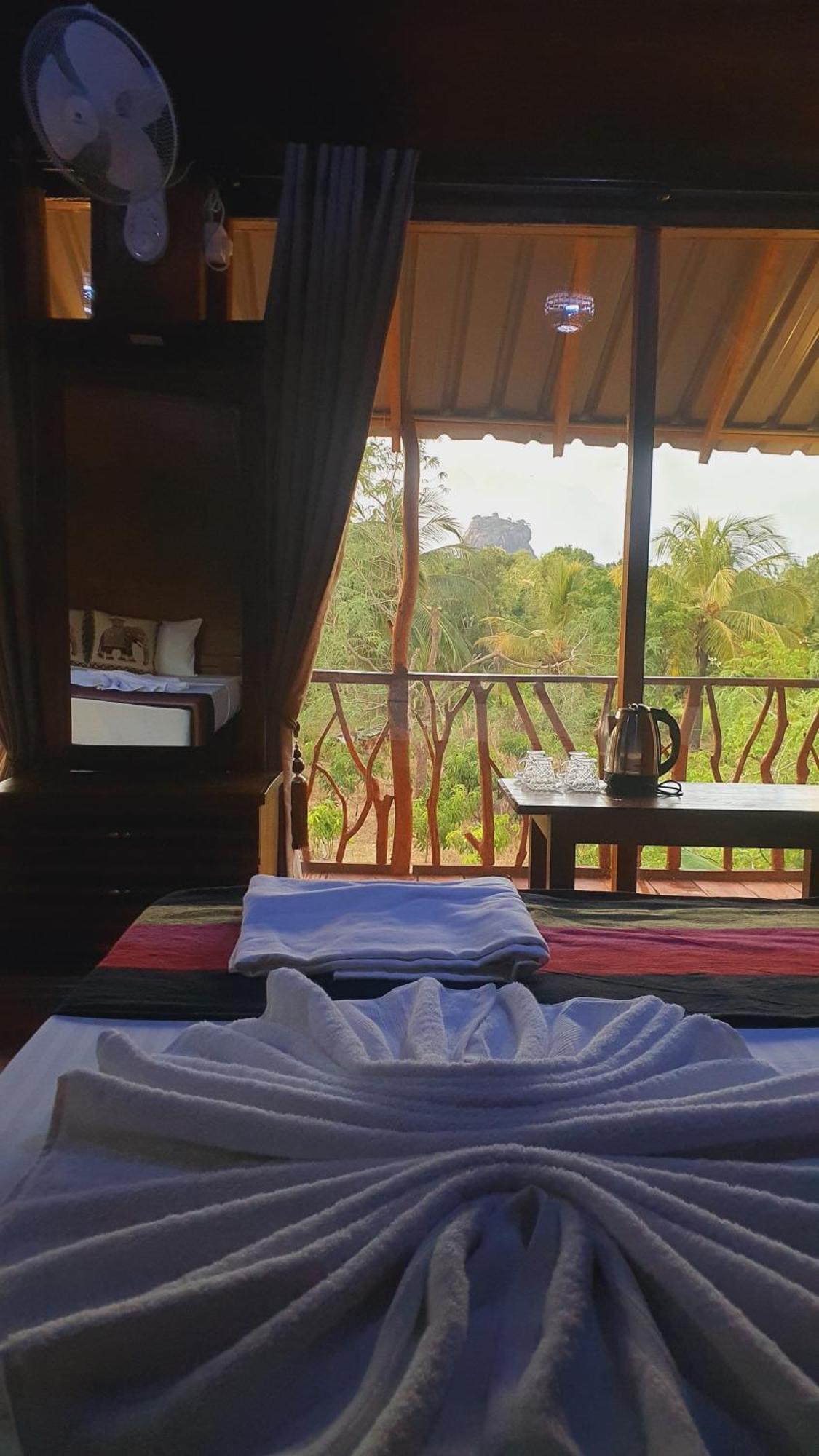 Вілла Sigiriya Rock View Tree House Екстер'єр фото
